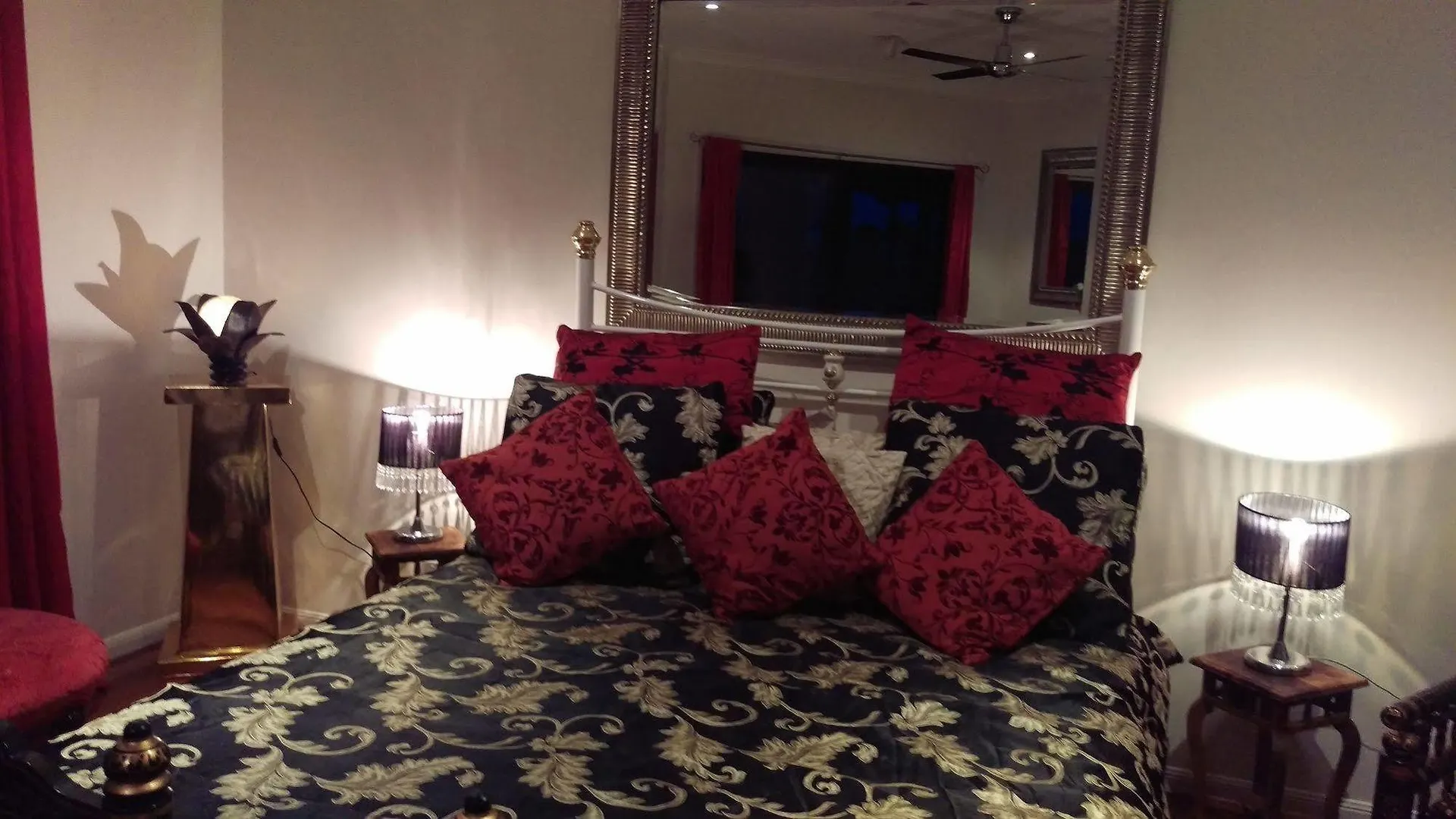 Konukevi Egyptian Dream Retreat Otel Maleny